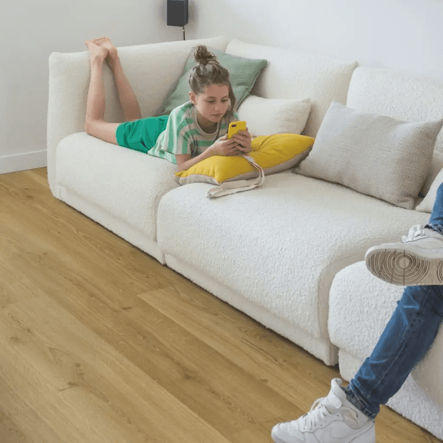 Panele winylowe SPC LVT z podkładem Dąb Wędzony Botaniczy Klasa 33 6 mm, AVMPU40238, Quick-Step Unilin