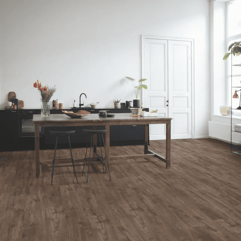 Panele winylowe SPC LVT z podkładem Dąb Czekoladowy Jesienny Klasa 33 6 mm, AVMPU40199, Quick-Step Unilin