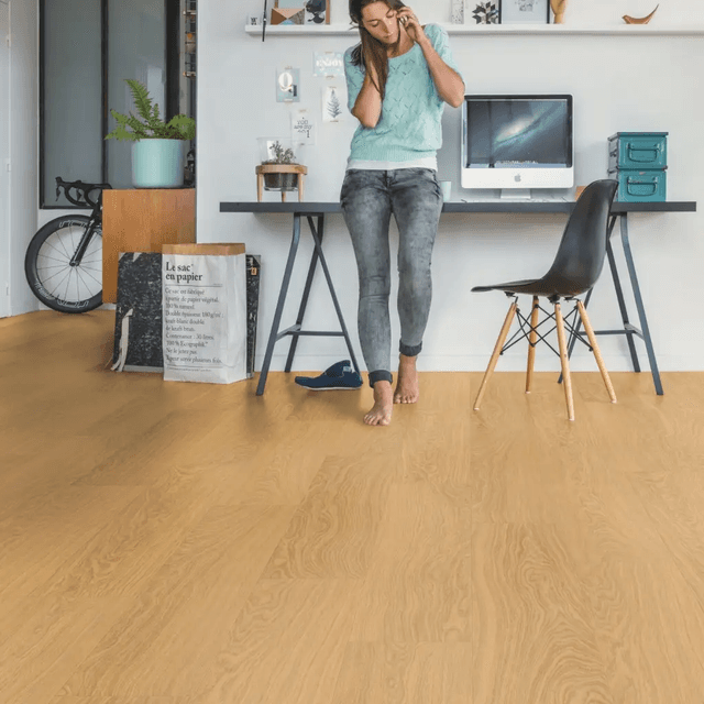Panele winylowe SPC LVT z podkładem Dąb Miodowy Klasa 33 6 mm, AVMPU40098, Quick-Step Unilin