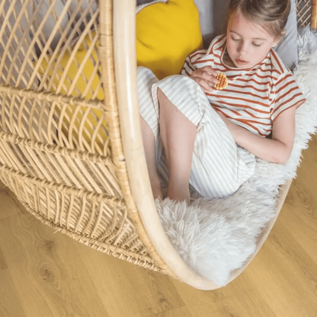 Panele podłogowe Dąb Klasyczny jasny CLM5787 AC4 8 mm, Quick-Step Unilin