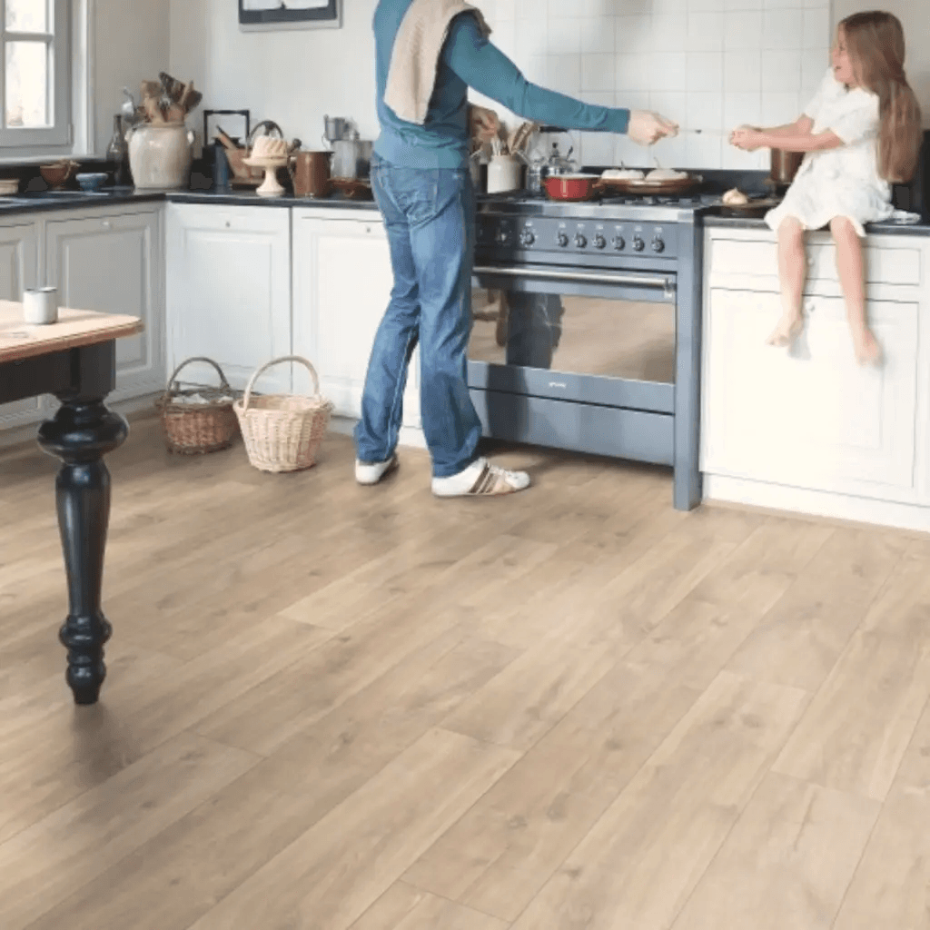 Panele Podłogowe Dąb Havanna Naturalny ze śladami cięcia piłą CLM1656 AC4 8 mm, Quick-Step Unilin